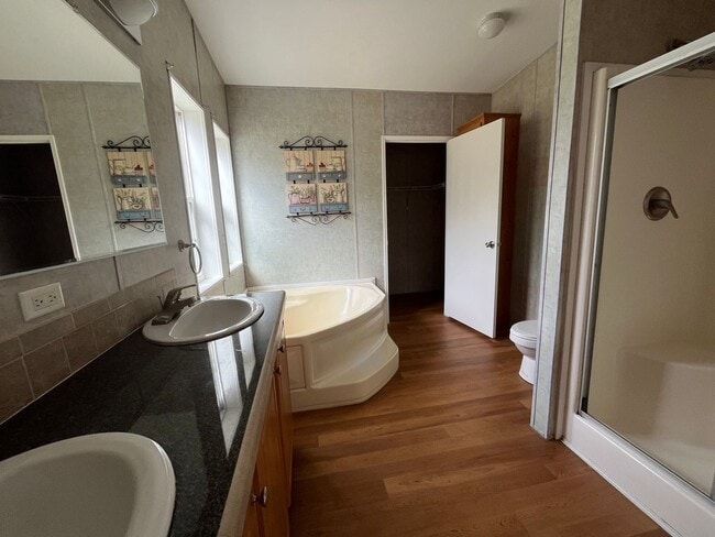 Building Photo - Spacious 4-Bedroom, 2-Bath Manufactured Home for Rent in Mayo, FL – 2350 Sq Ft