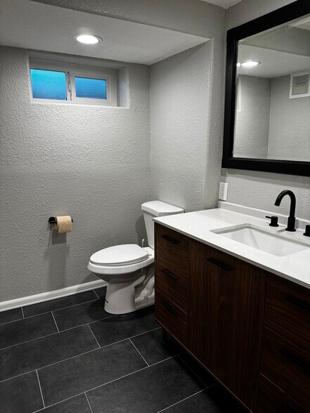 Bathroom - 2758 N Gaylord St