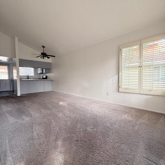 Building Photo - 403 Tava Ln