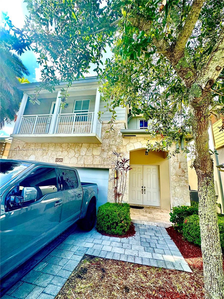 Building Photo - 10450 NW 69th Ter