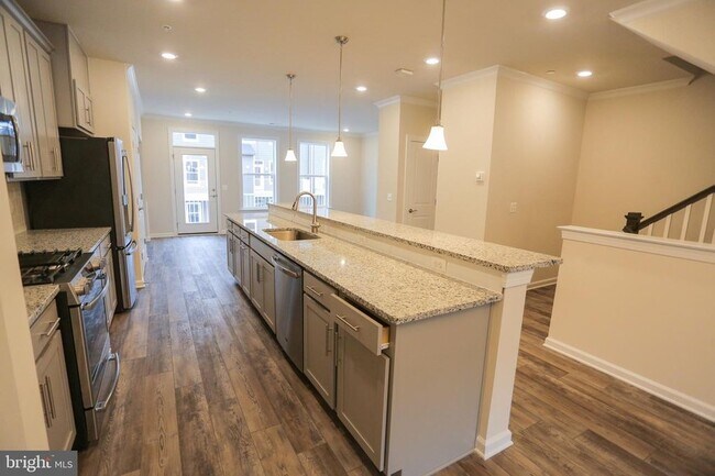 Building Photo - 45132 Kincora Dr