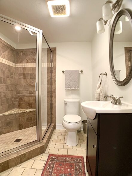 Building Photo - 423 Rivermont Dr