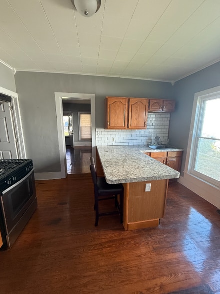 Building Photo - 48 South St