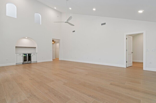 Building Photo - 139 Sand Pine Dr