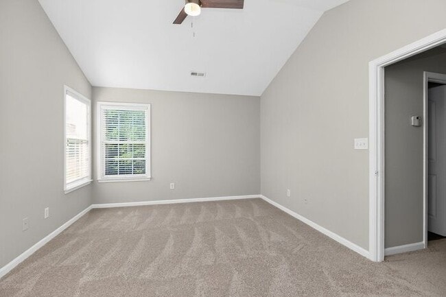 Building Photo - Recently Updated 4BD/2.5BA Home in Melbourne Community of Huntersville!