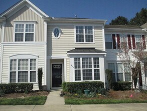 Building Photo - Gorgeous 2br/2.5ba TH, excellent Raleigh location, January 10th!!