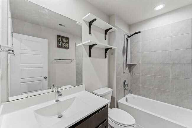 Building Photo - 2914 Gunnersbury Dr