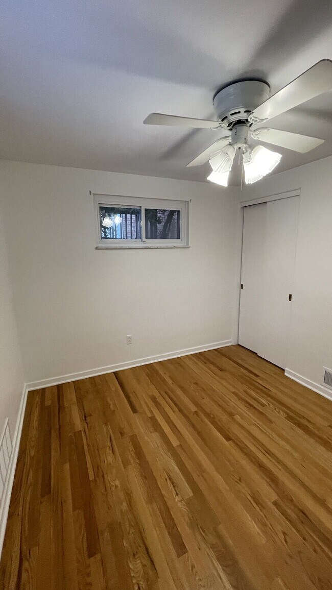 Building Photo - Charming 3 bed, 2 bath with finished basement!