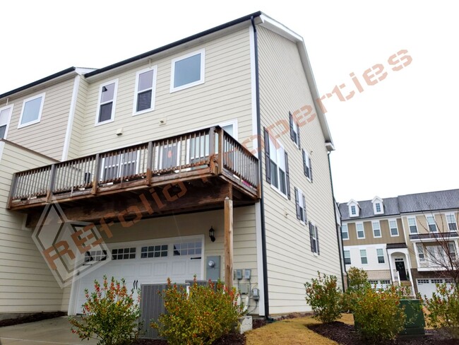 Building Photo - Beautiful End Unit 3 Story 3 bedroom, 3.5 ...