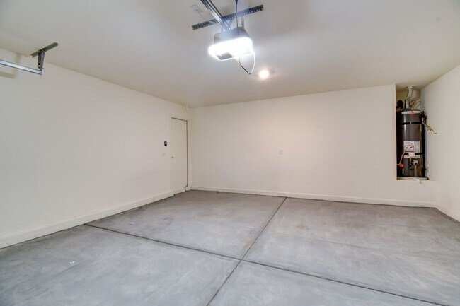 Building Photo - 1705 Cowboy Path Ave