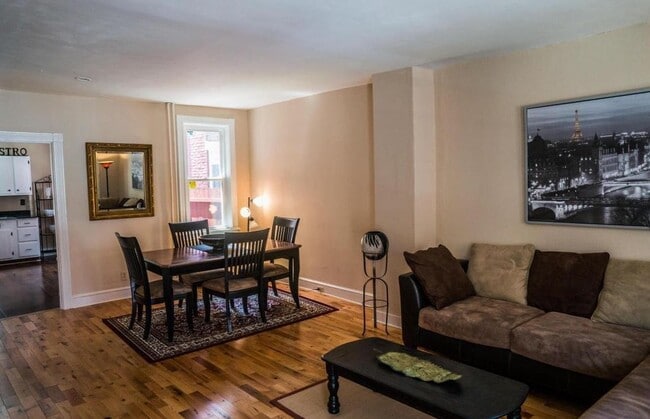 Building Photo - 512 E Fulton St