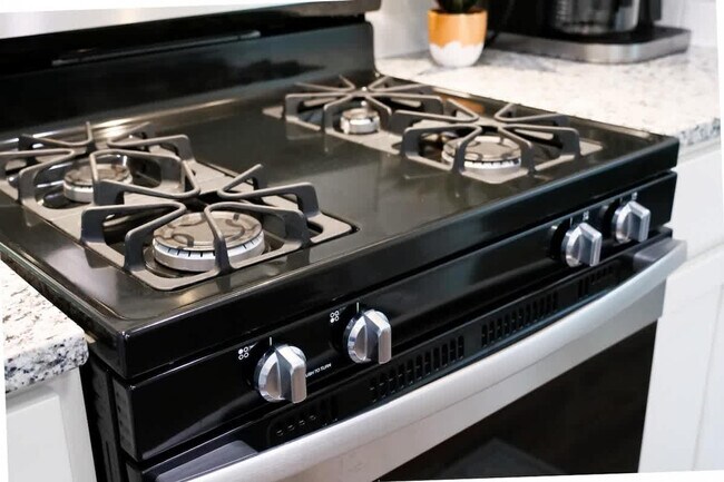 Building Photo - 3582 Silsby Rd