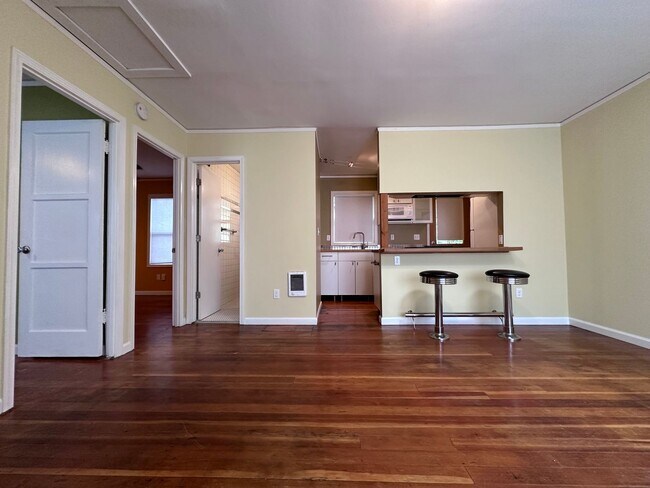 Primary Photo - Modern and Affordable in Cully