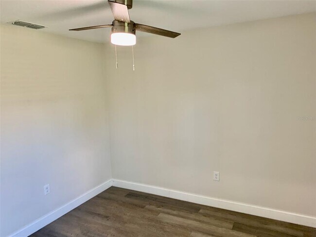 Building Photo - 6338 Lenape Ln