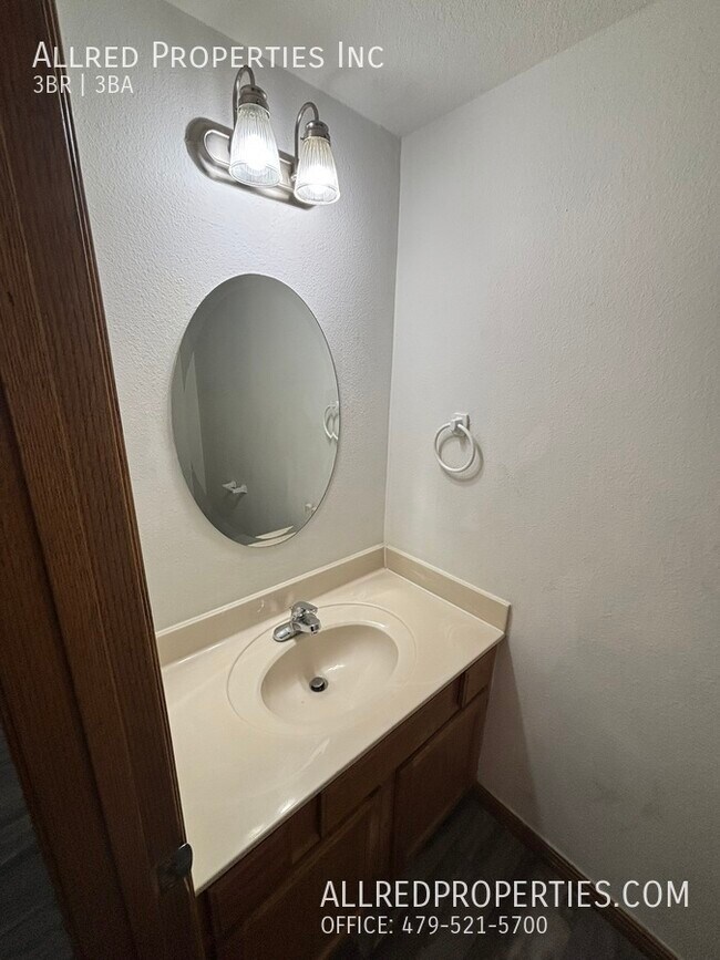 Building Photo - 2929 Meridian Pl