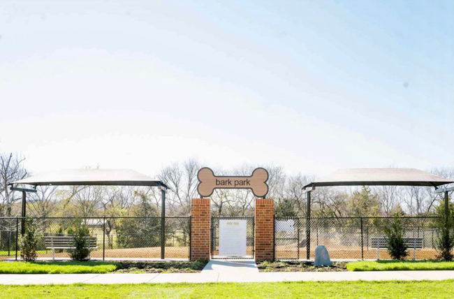 Building Photo - 1601 Drakes Creek Rd