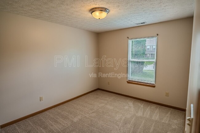 Building Photo - 5053 Saddle Dr
