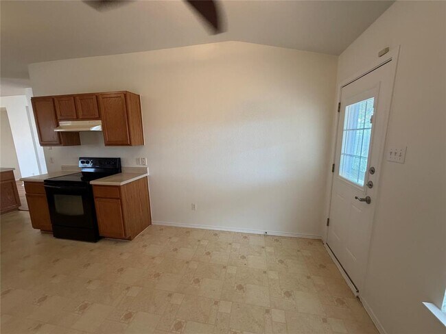 Building Photo - 917 W South St