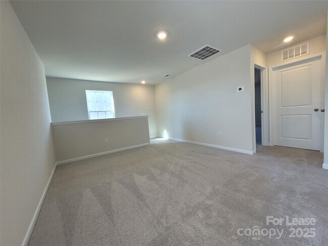 Building Photo - 124 Rock Ave