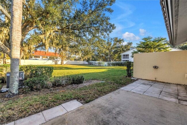 Building Photo - 8415 Gardens Cir