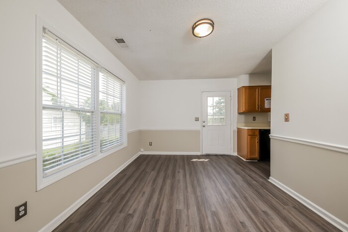 Building Photo - 909 Havenridge Dr