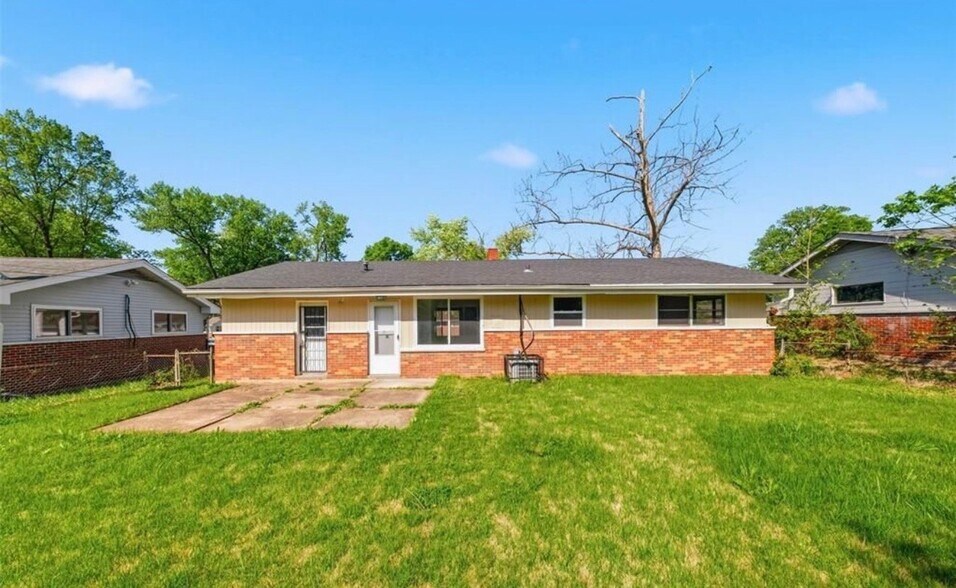 Building Photo - 9828 Omega Dr