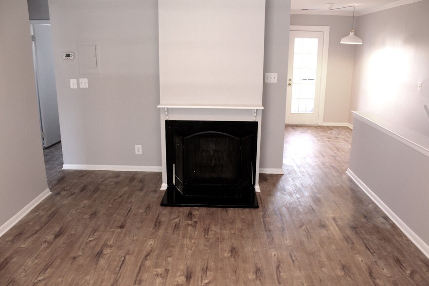Lots of natural light and a wood fireplace - 2841 S Wakefield St