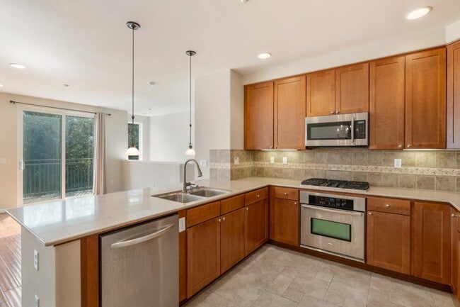 Building Photo - 307 Bautista Pl