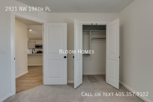 Building Photo - 2921 NW 196th Pl