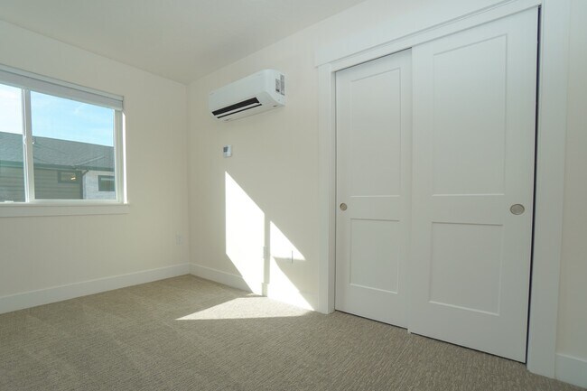 Building Photo - 4622 N Iota Ln