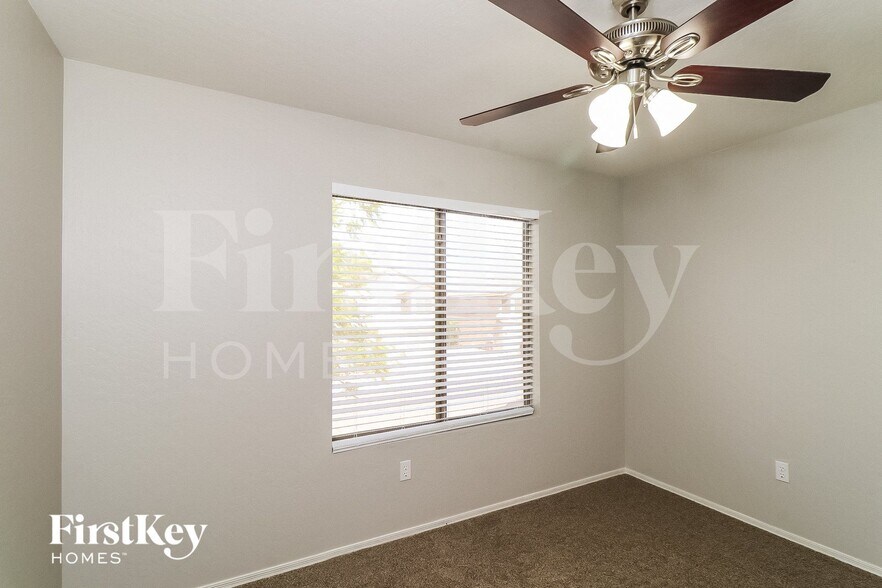 Building Photo - 9351 W Palmer Dr