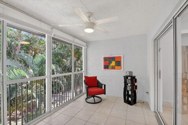Building Photo - 7910 Laina Ln
