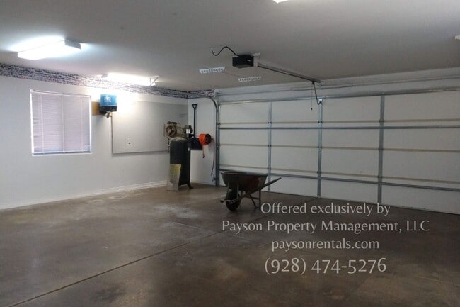 Building Photo - Beautiful Stone Creek Home w/ Park-like Backyard