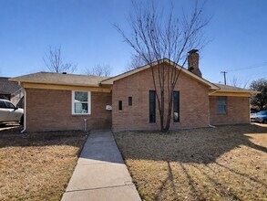 Building Photo - 3BR/2BA Renovated Home in Irving TX | 2-Car Garage, Fenced Yard & Pet-Friendly | Self Tours Avail...