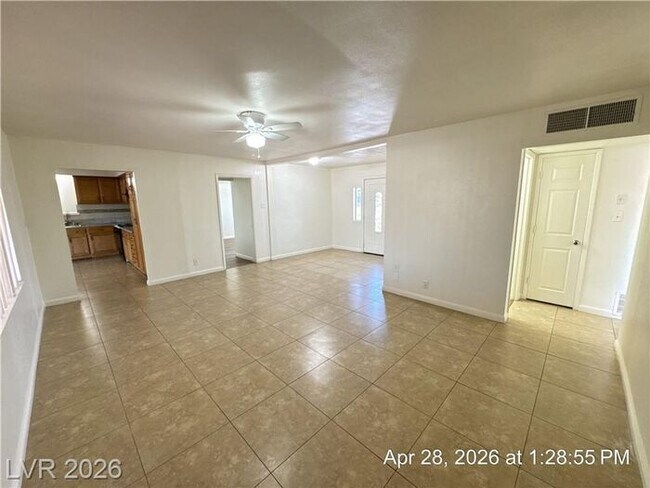 Building Photo - Charming Single-Story Home with Granite Kitchen & No HOA