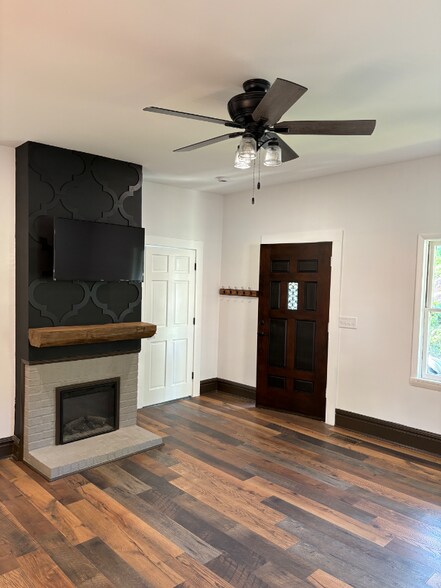 Primary Photo - 53 Lincoln Ave W