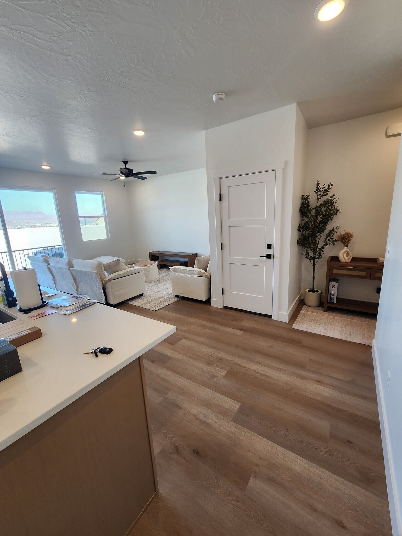 Building Photo - 2218 380 S