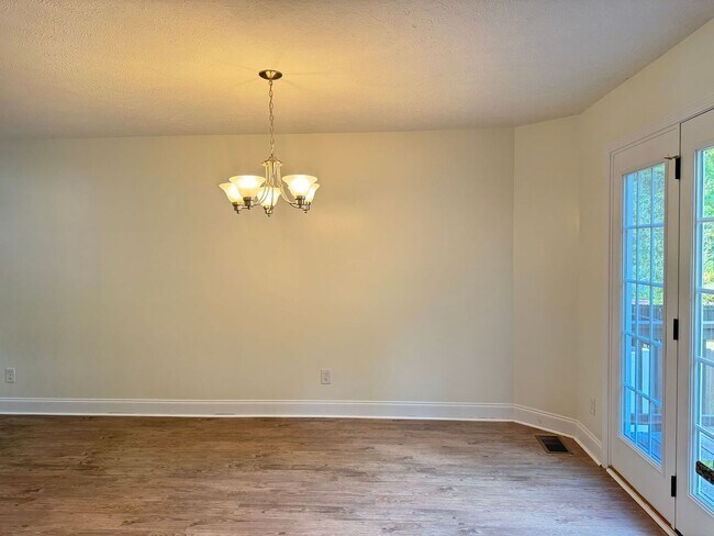 Building Photo - Move in Special! Beautiful Home Built in 2021! Open Floor Plan with 4bed/2.5 Bath and Fenced yard!