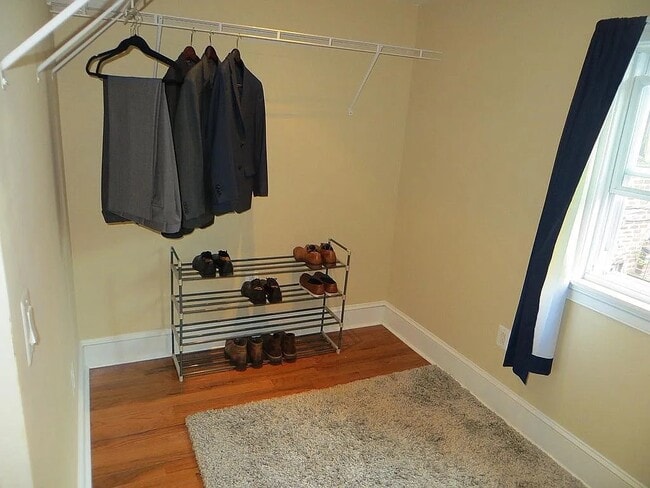 Building Photo - 1639 Carpenter St