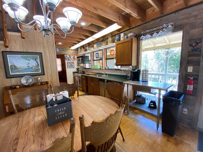 Building Photo - 297 Little River Ln