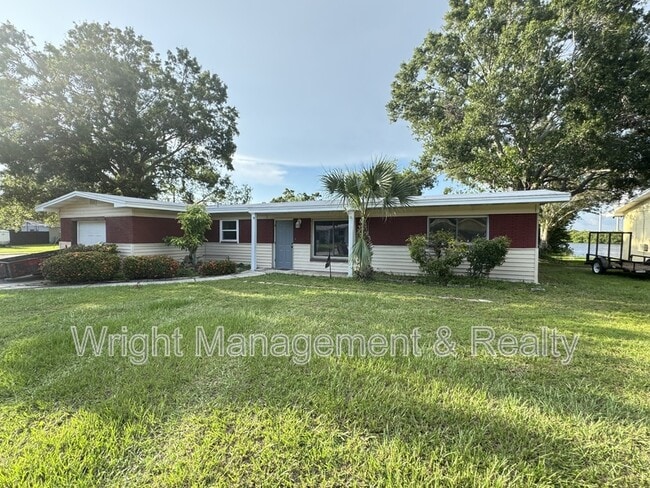 Primary Photo - 427 Country Club Dr