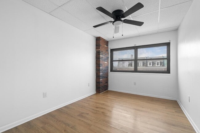 Primary Photo - 2539 St Paul St