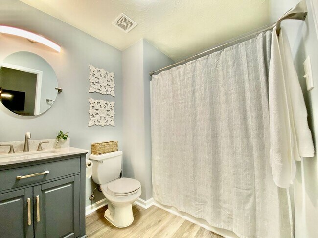 Building Photo - 645 Brook Trail