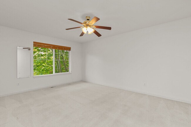 Building Photo - Stunning 3 bed, 2.5 bath home in desirable Bothell neighborhood