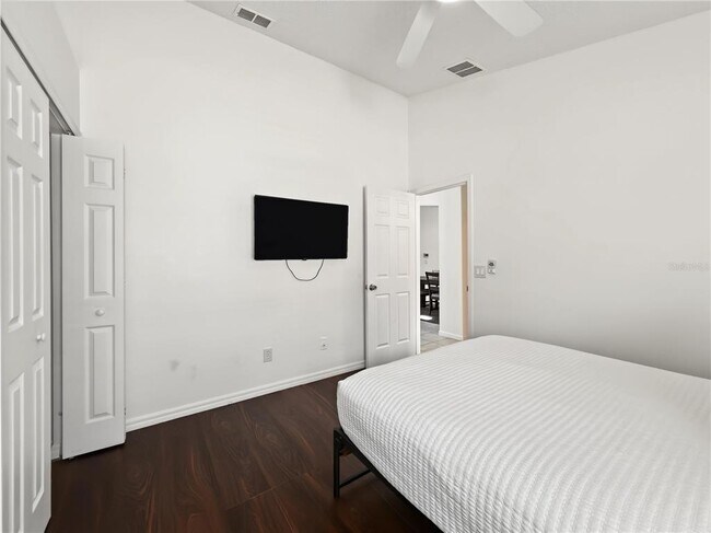 Building Photo - 8105 Santee Dr