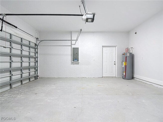 Building Photo - 5001 Bywood St