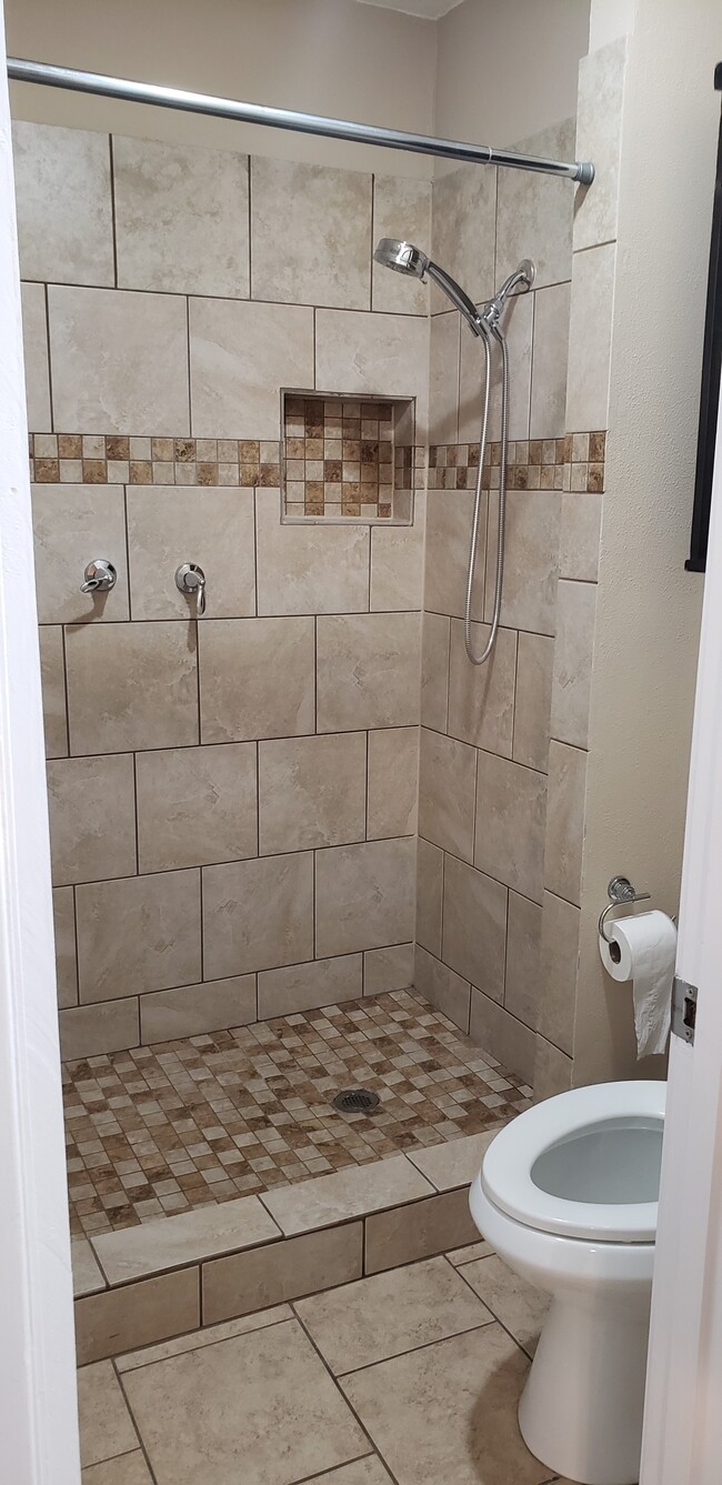 Master bath walk-in shower. - 4103 Willow Green Drive