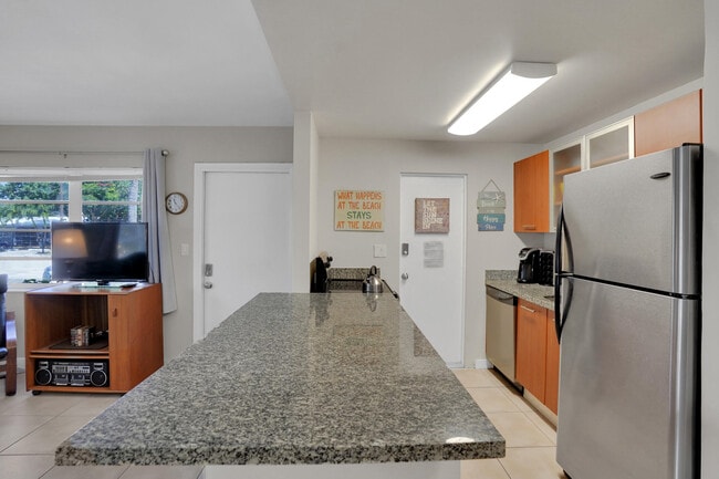 Building Photo - 3212 NE 9th St