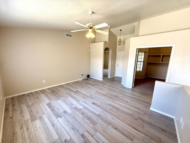 Building Photo - Charming 2 Bed, 2 Bath Home with Open Floo...