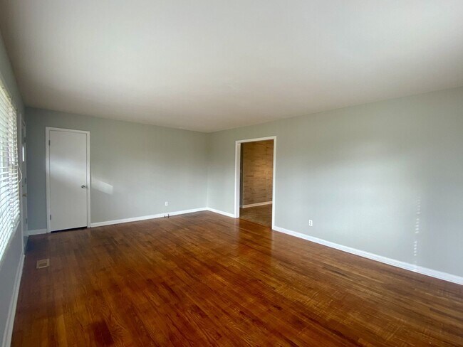 Building Photo - Cozy Two Bedroom in the Heart of Adairville